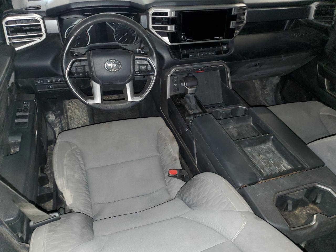 2022 Toyota Tundra - Image 8