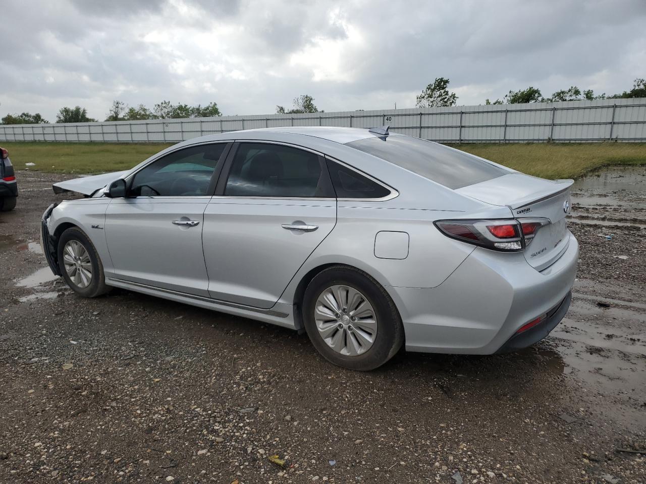 2017 Hyundai Sonata - Image 2
