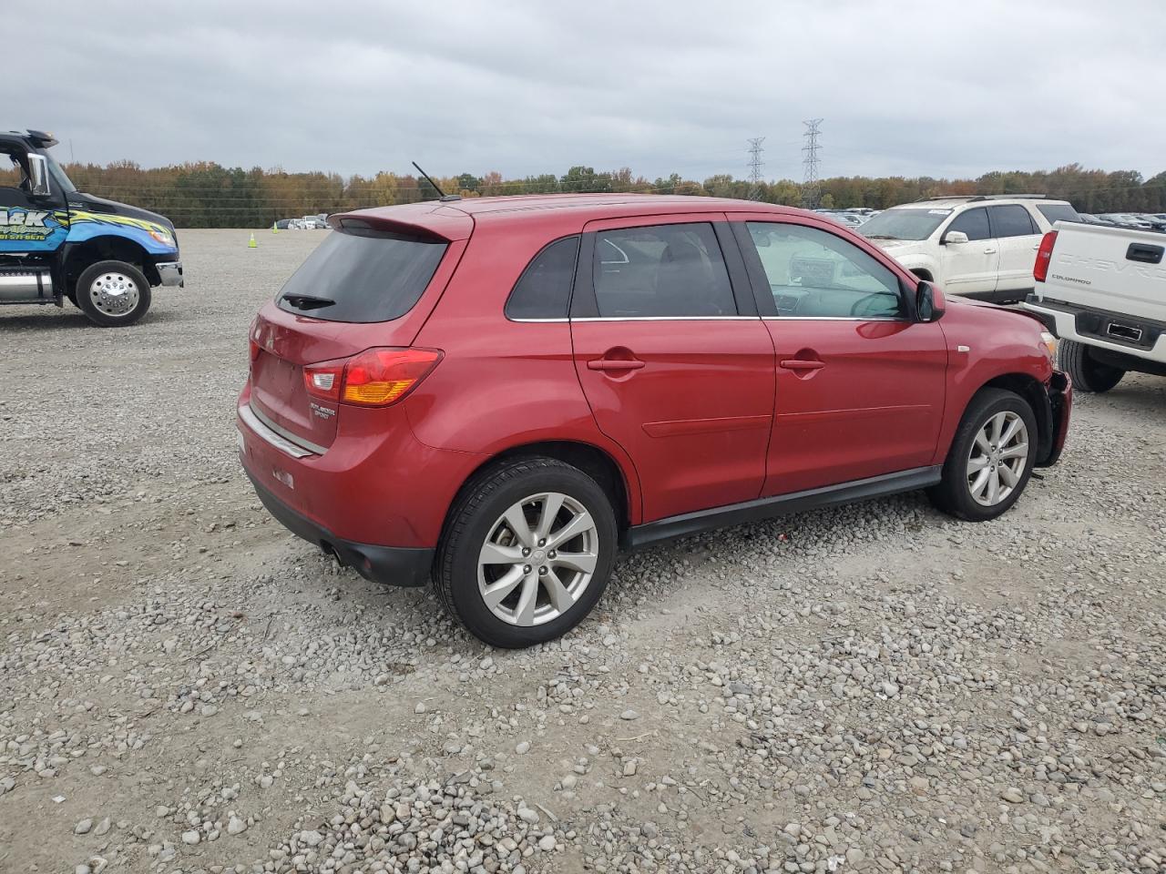 2015 Mitsubishi Outlander - Image 3
