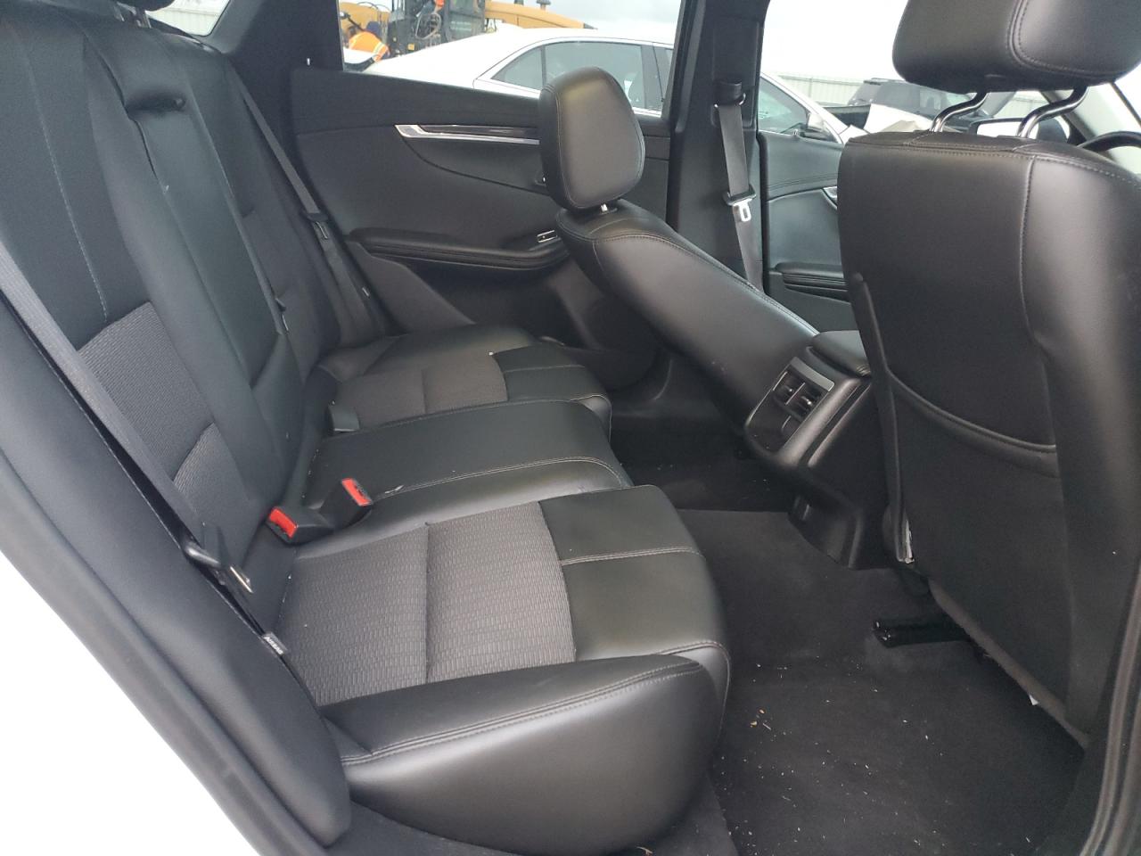 2017 Chevrolet Impala - Image 10