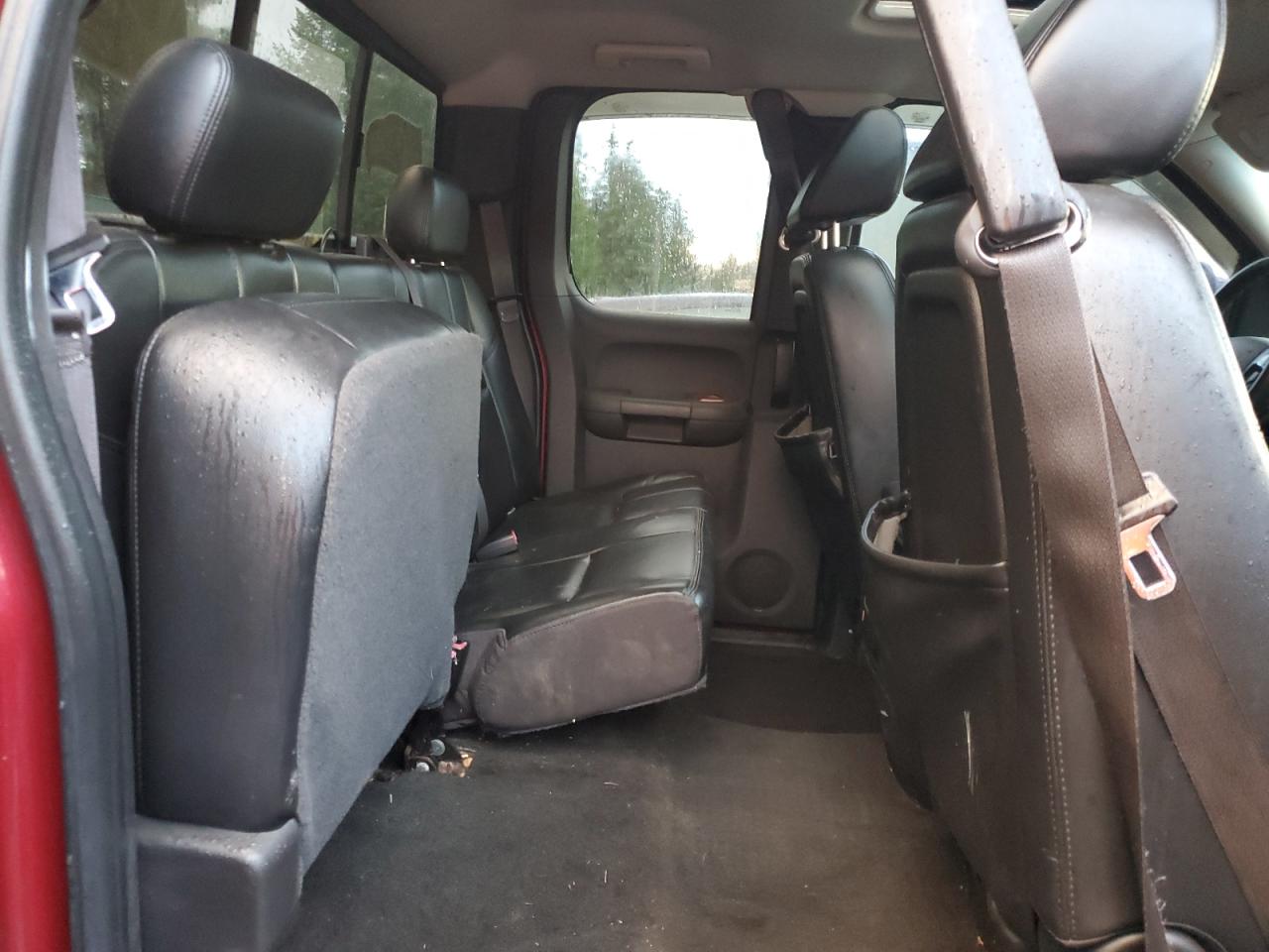 2007 Chevrolet Silverado - Image 10