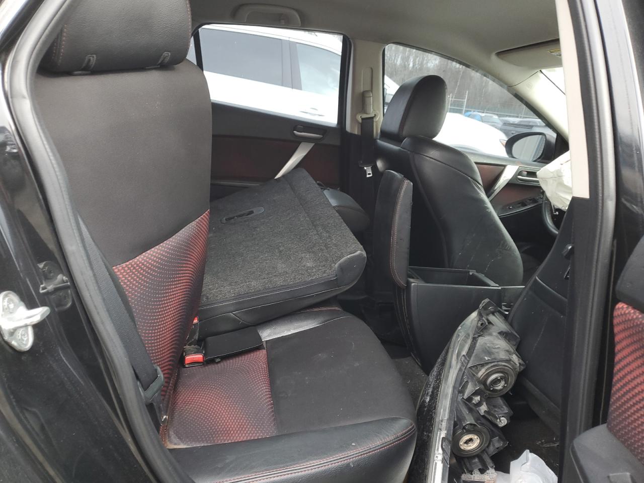 2011 Mazda 3 - Image 10