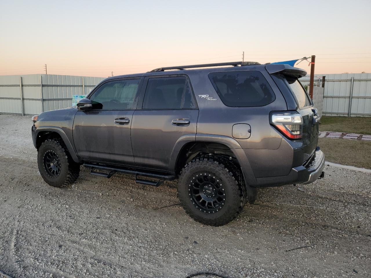 VIN JTEBU5JR2K5633513 2019 TOYOTA 4RUNNER no.2