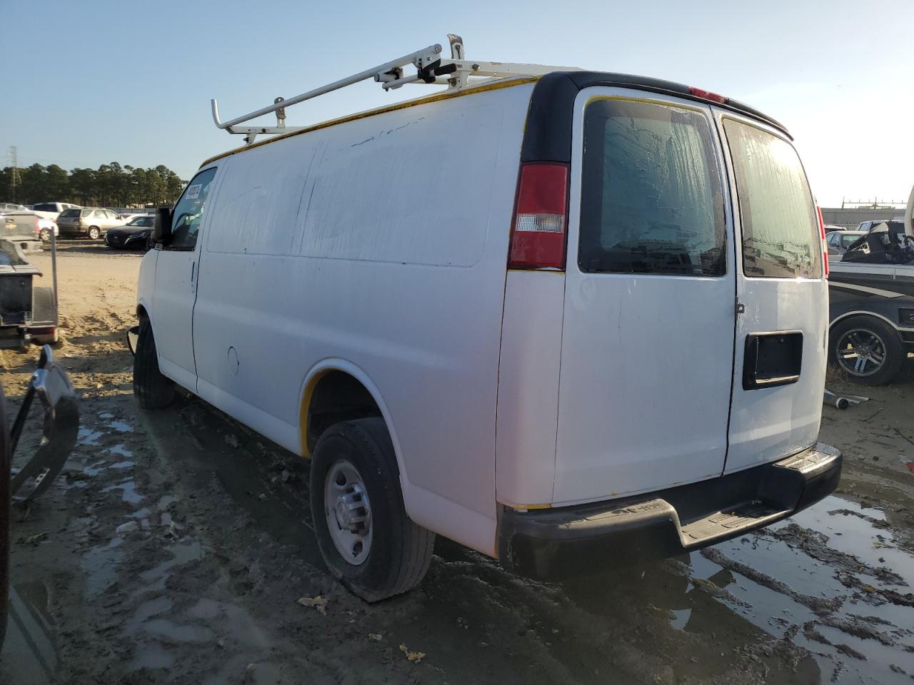 VIN 1GCWGAFF0G1169592 2016 CHEVROLET EXPRESS no.2