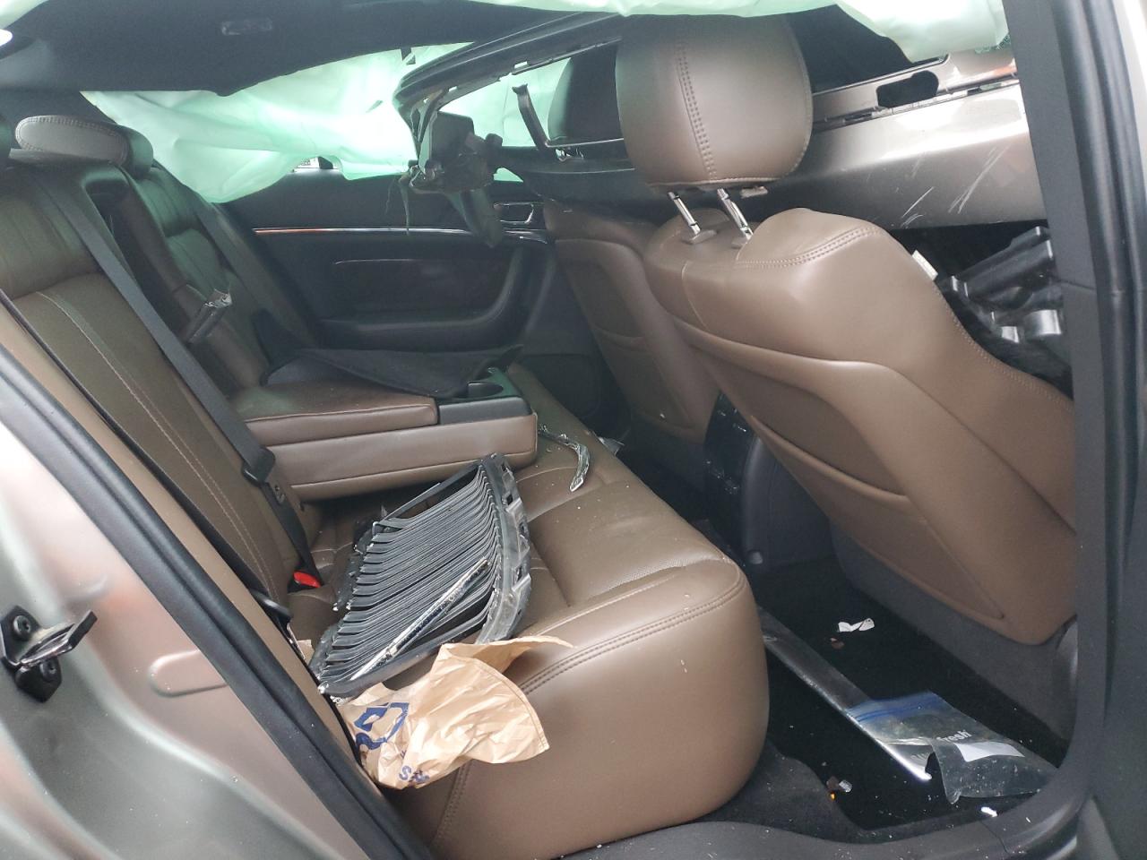 2016 Lincoln MKS - Image 10