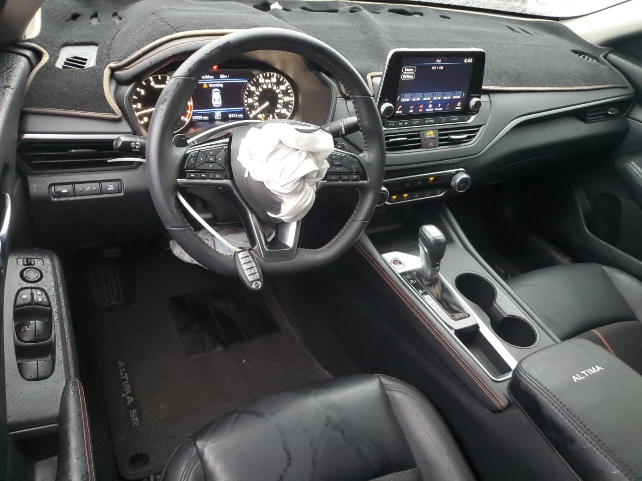2020 Nissan Altima - Image 8