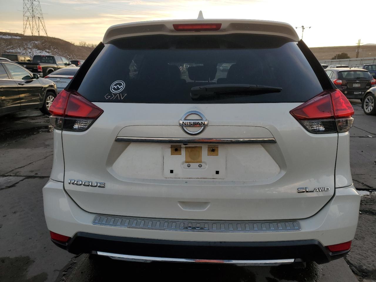 2017 Nissan Rogue S VIN: JN8AT2MV2HW252567 Lot: 81285184