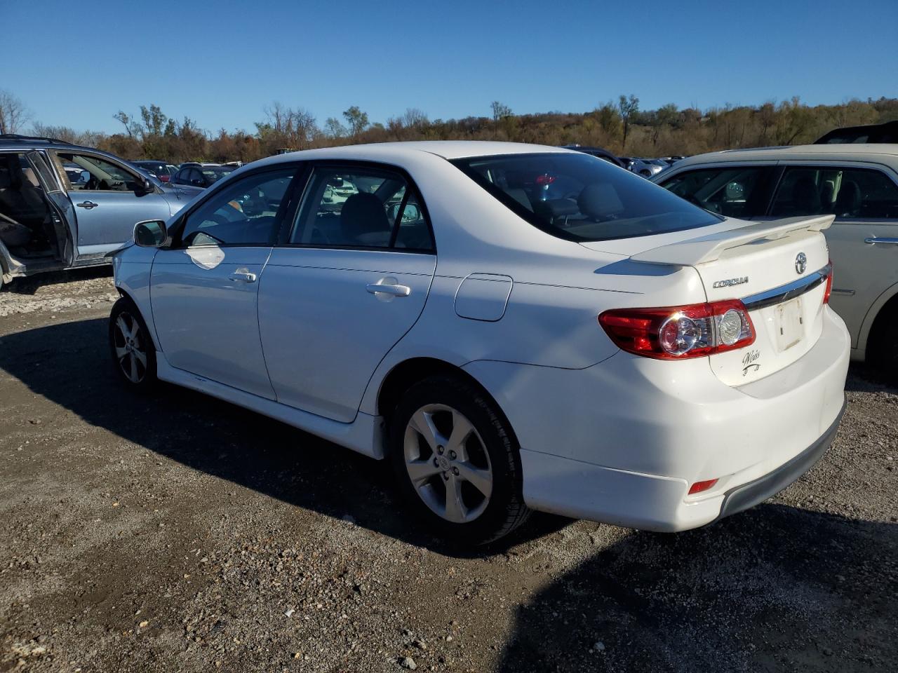 VIN 2T1BU4EE3DC945416 2013 TOYOTA COROLLA no.2