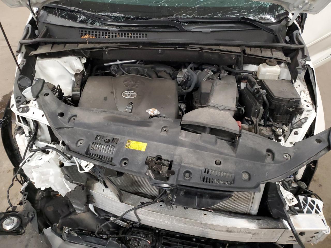 2019 Toyota Highlander - Image 14