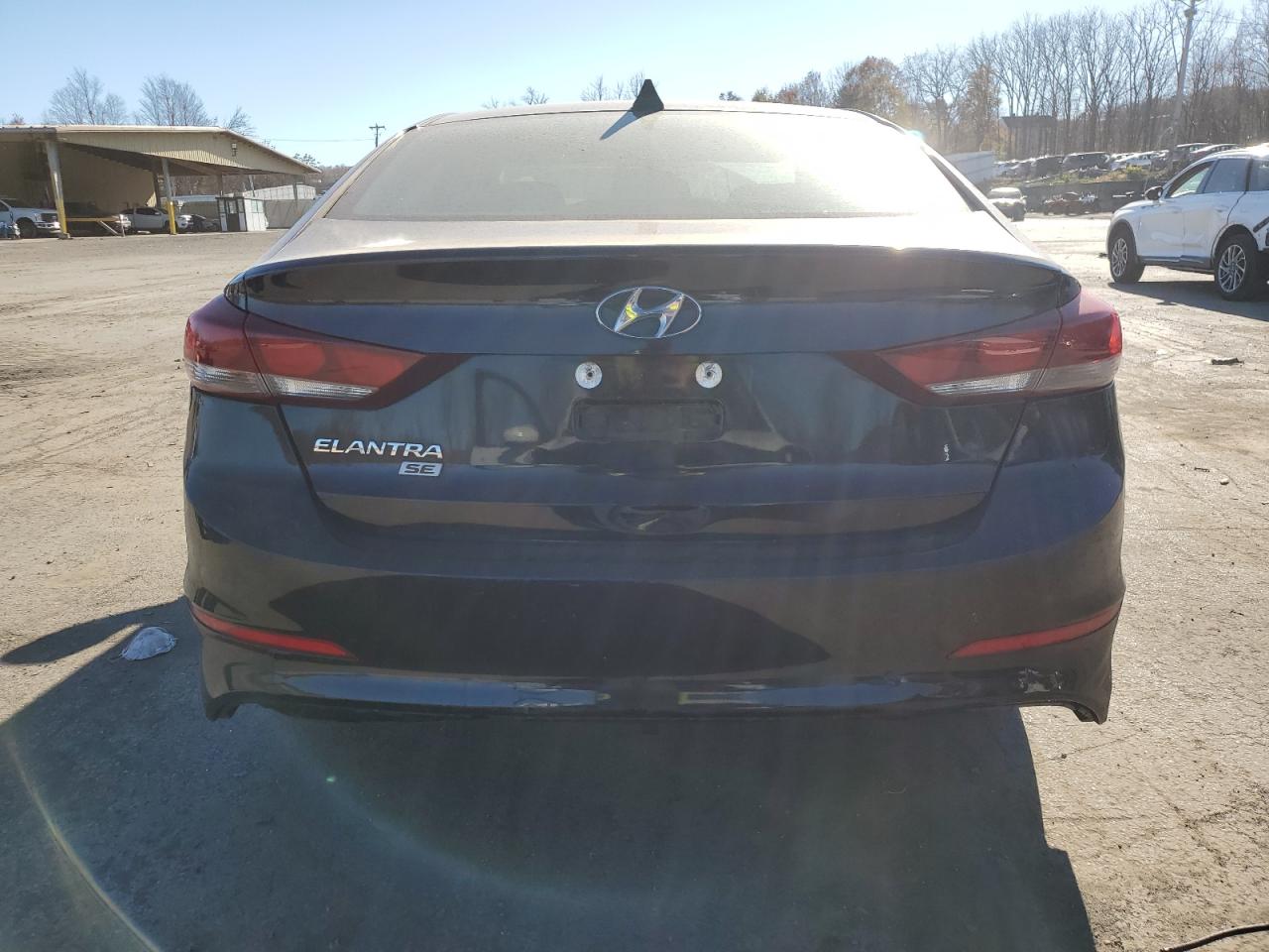 2017 Hyundai Elantra - Image 6