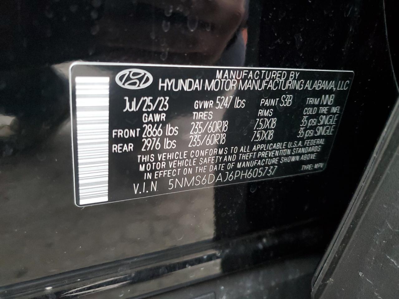 2023 Hyundai Santa Fe - Image 15