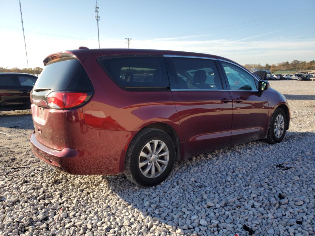 2019 Chrysler Pacifica - Image 3