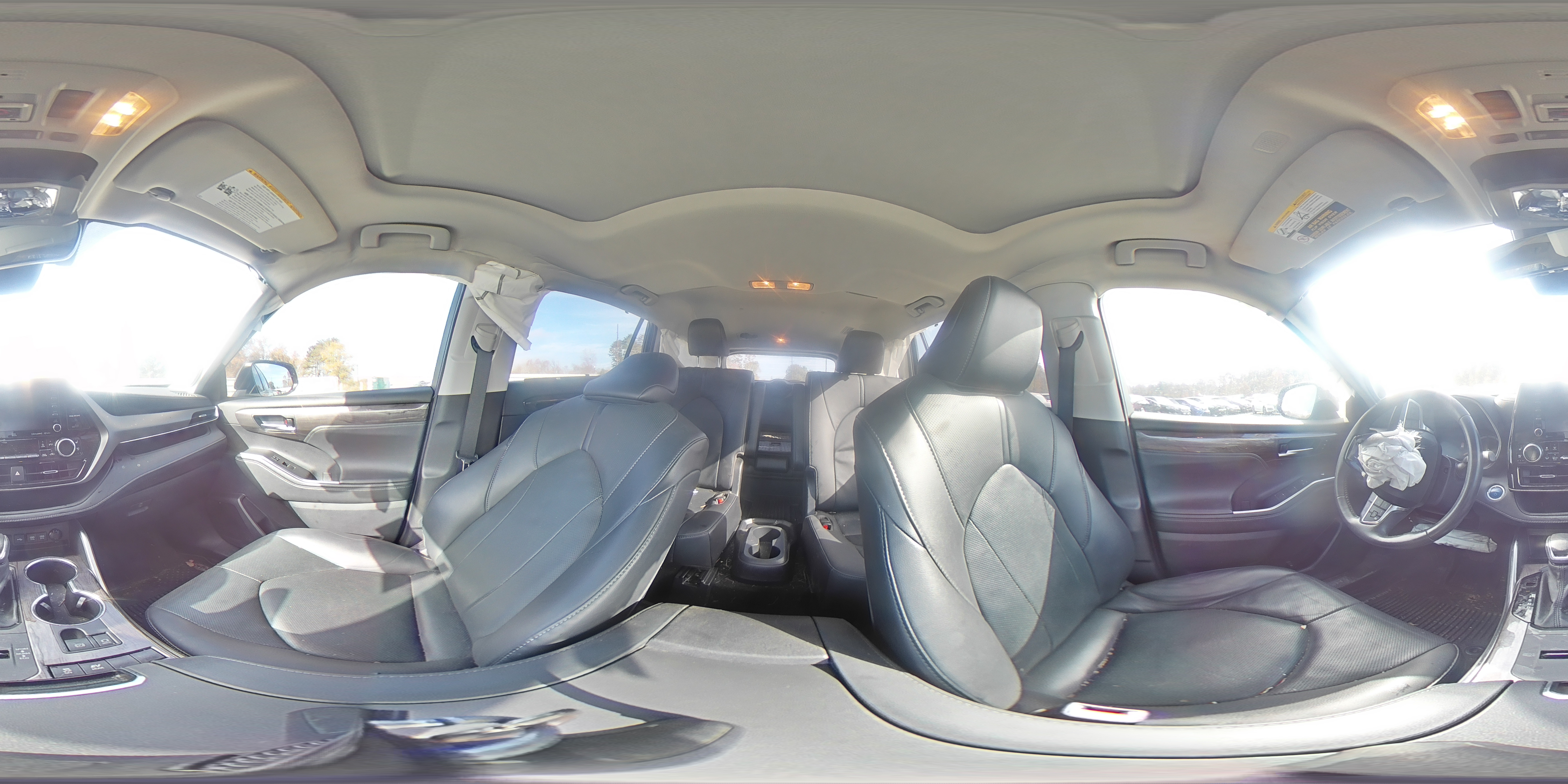 2021 Toyota Highlander - Image 13