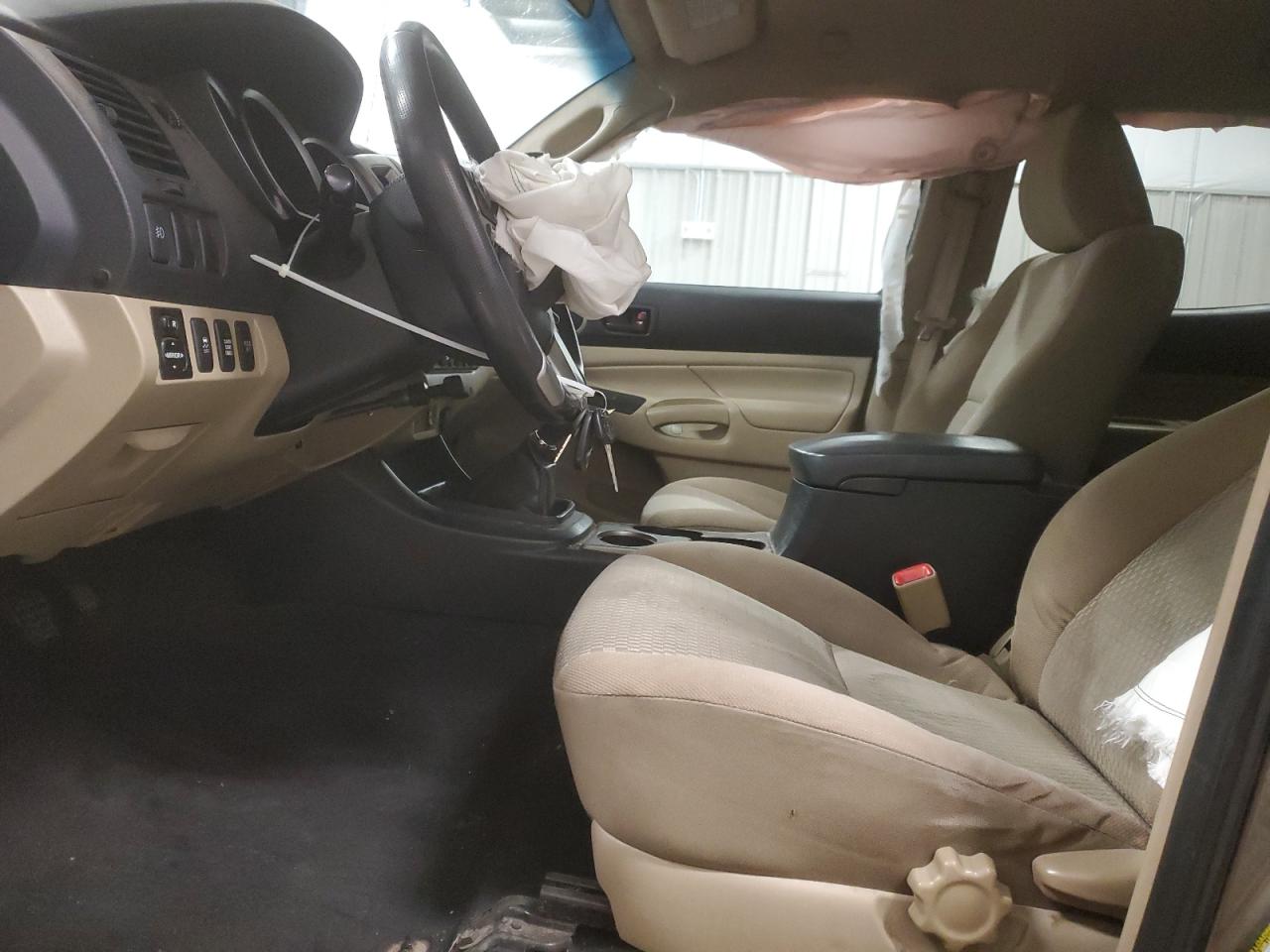 2015 Toyota Tacoma - Image 7