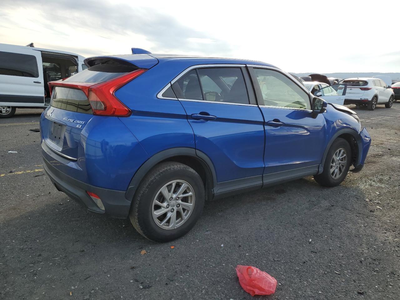 2019 Mitsubishi Eclipse - Image 3