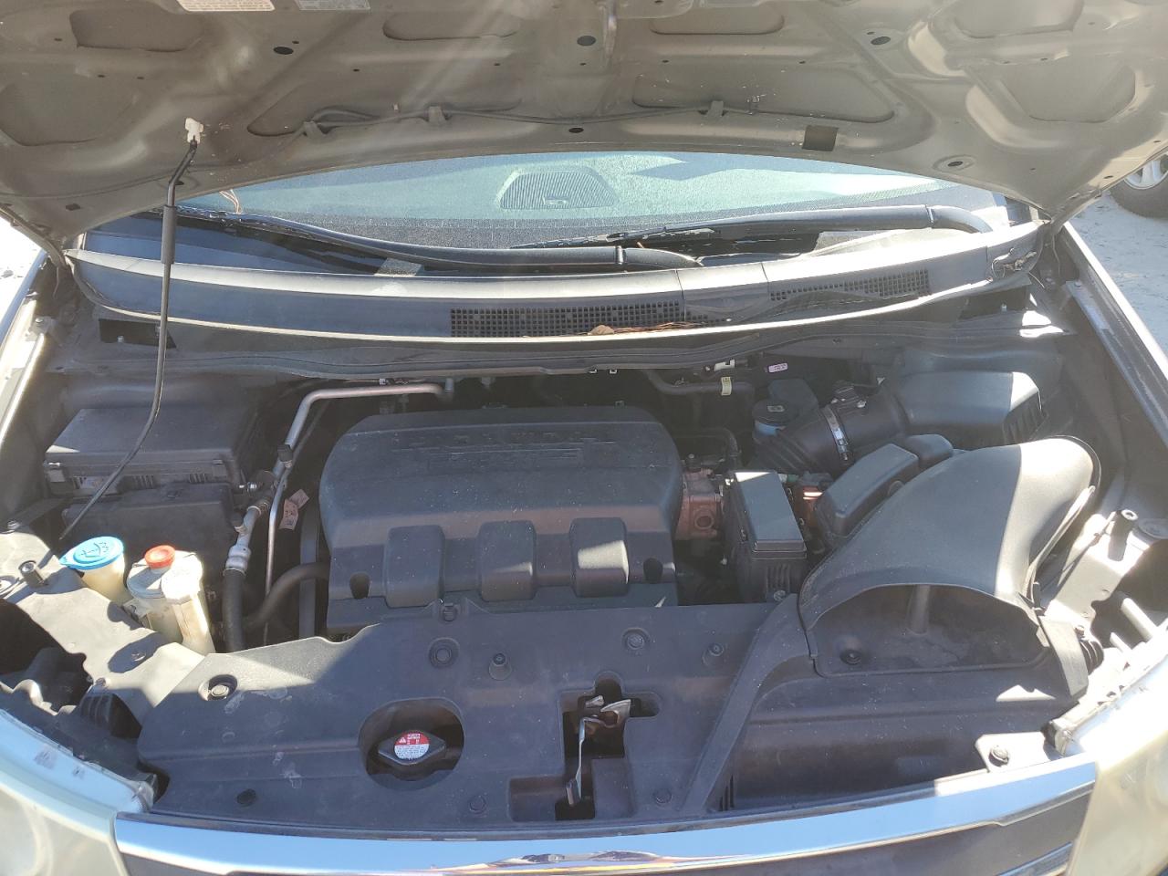 2011 Honda Odyssey - Image 12