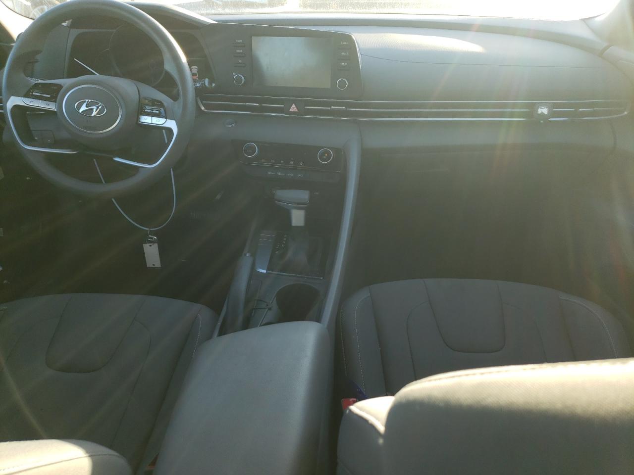 2023 Hyundai Elantra - Image 8