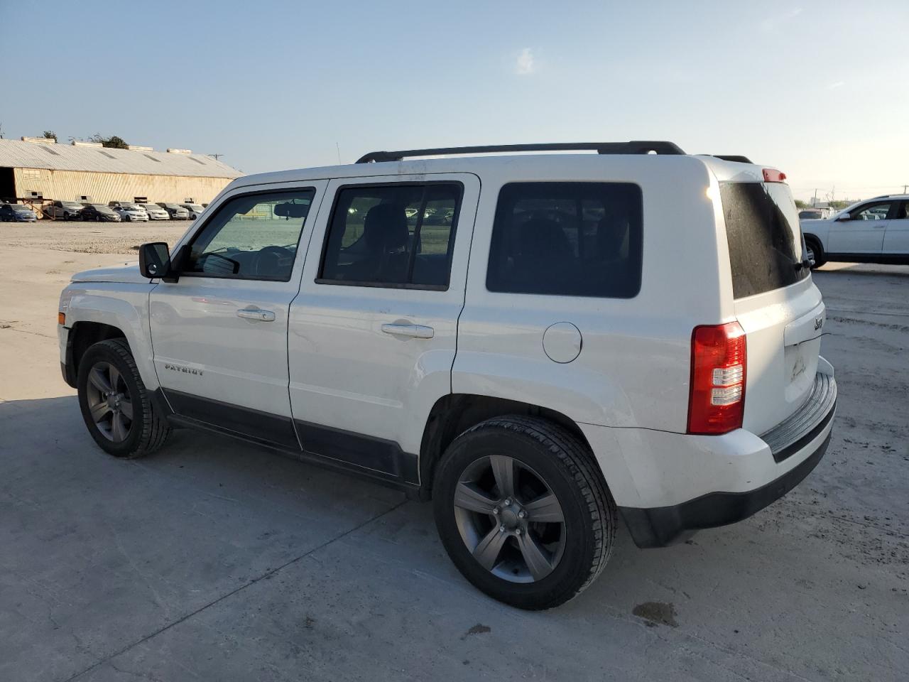 VIN 1C4NJPFA9ED822890 2014 JEEP PATRIOT no.2