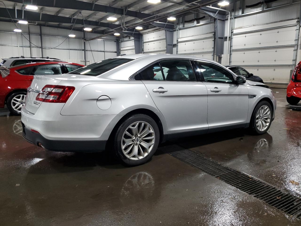 2018 Ford Taurus - Image 3