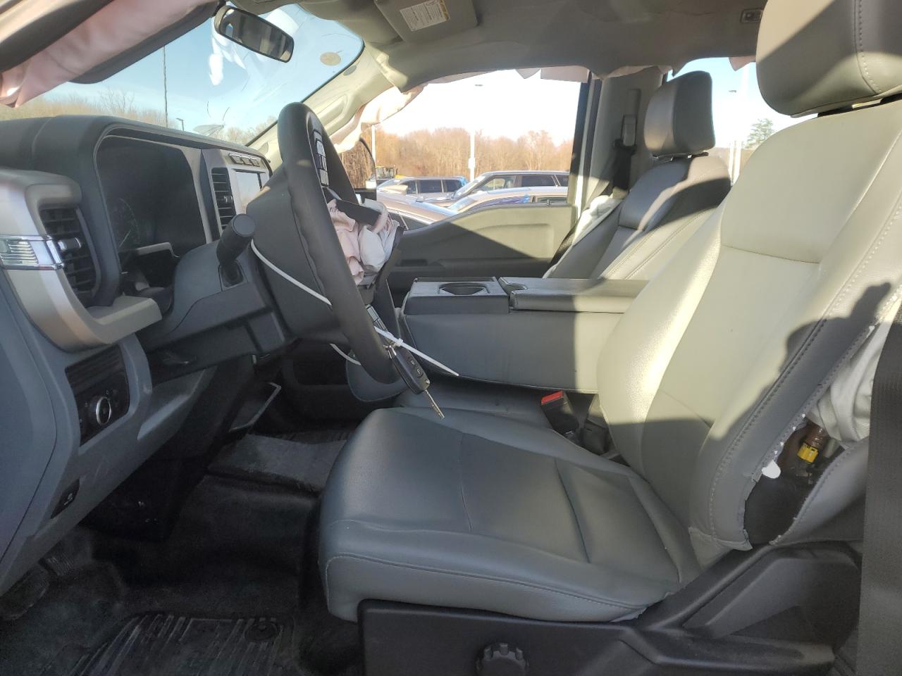 2023 Ford F350 - Image 7