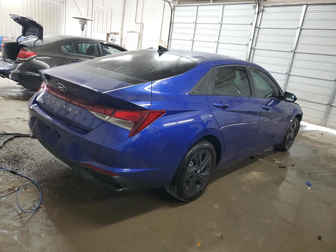 2023 Hyundai Elantra - Image 3