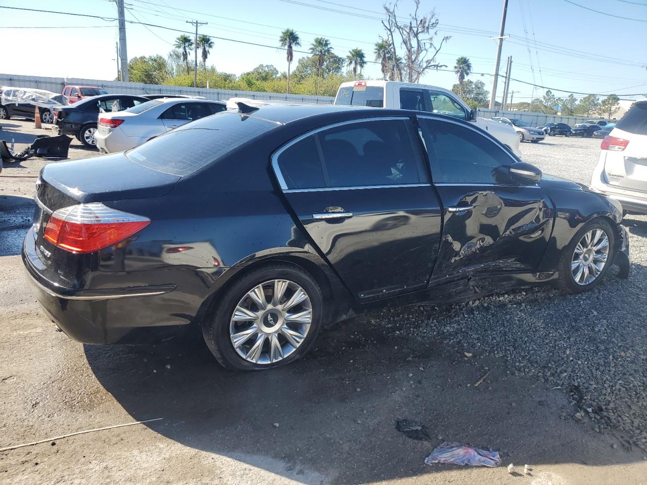 2011 Hyundai Genesis - Image 3