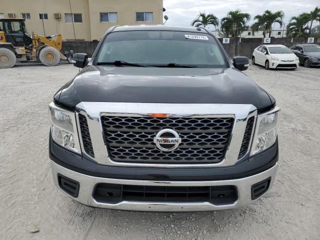  NISSAN TITAN 2018 Czarny