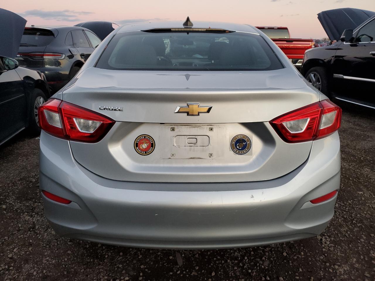 2019 Chevrolet Cruze - Image 6