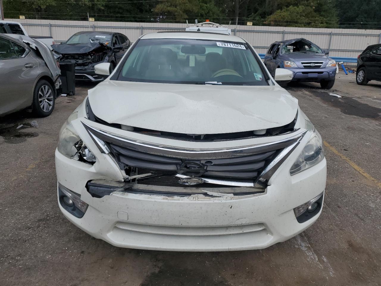 2015 Nissan Altima - Image 5