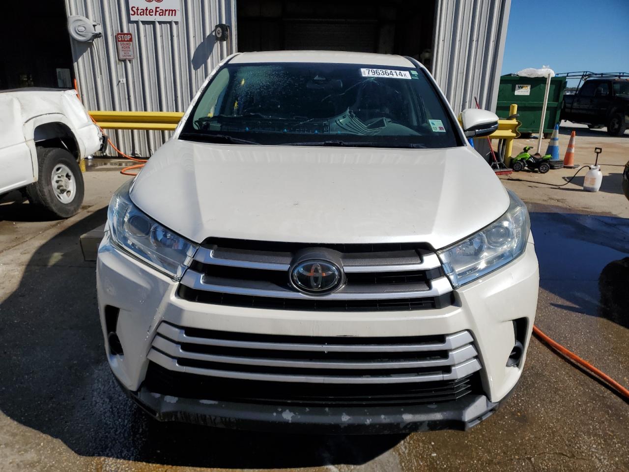 2017 Toyota Highlander Le VIN: 5TDZARFHXHS032081 Lot: 79636414