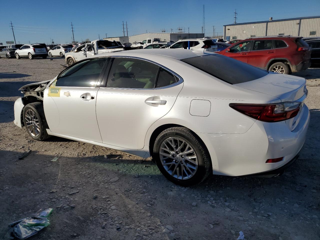 2016 Lexus ES - Image 2