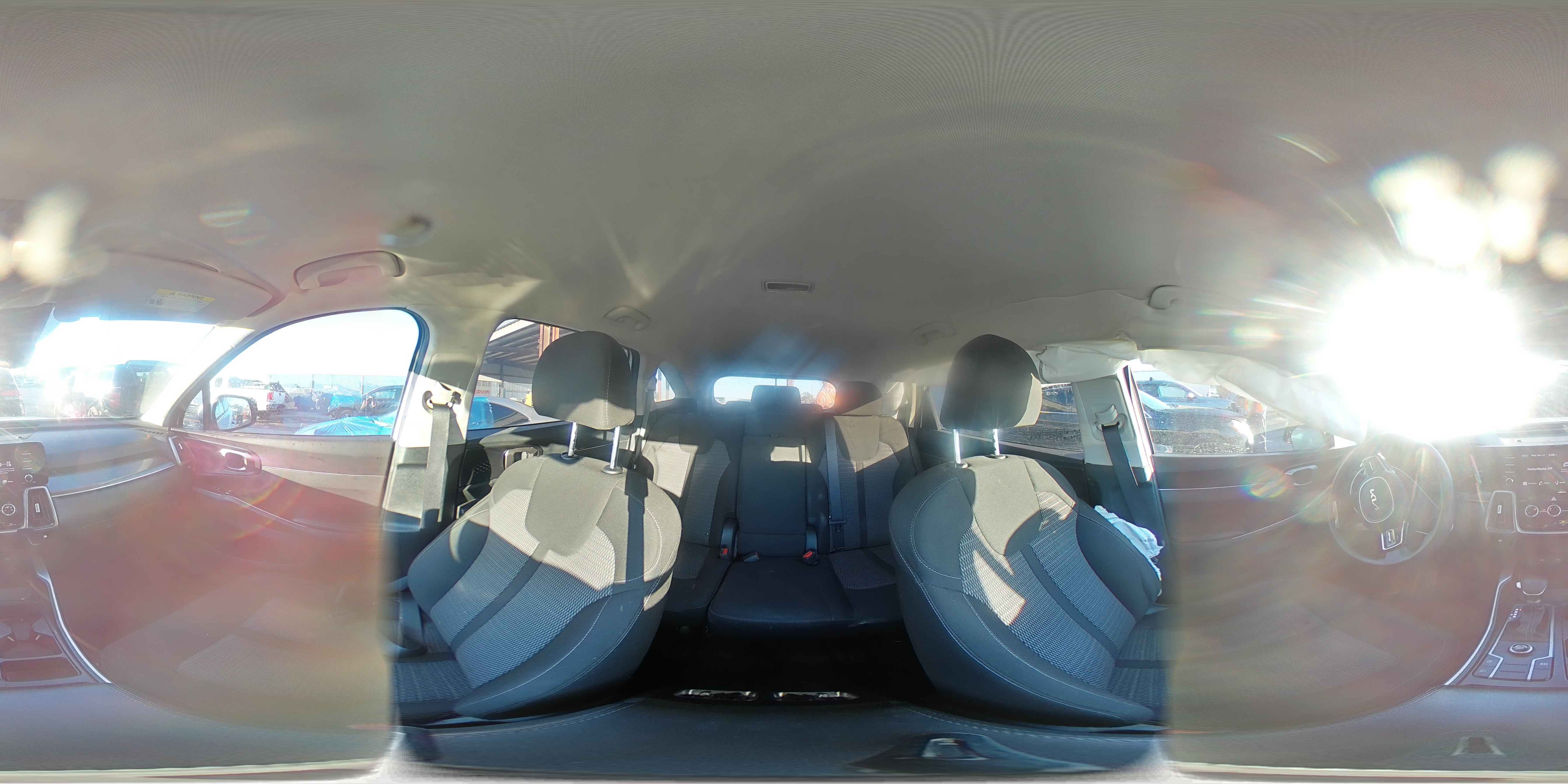 2023 Kia Sorento - Image 15