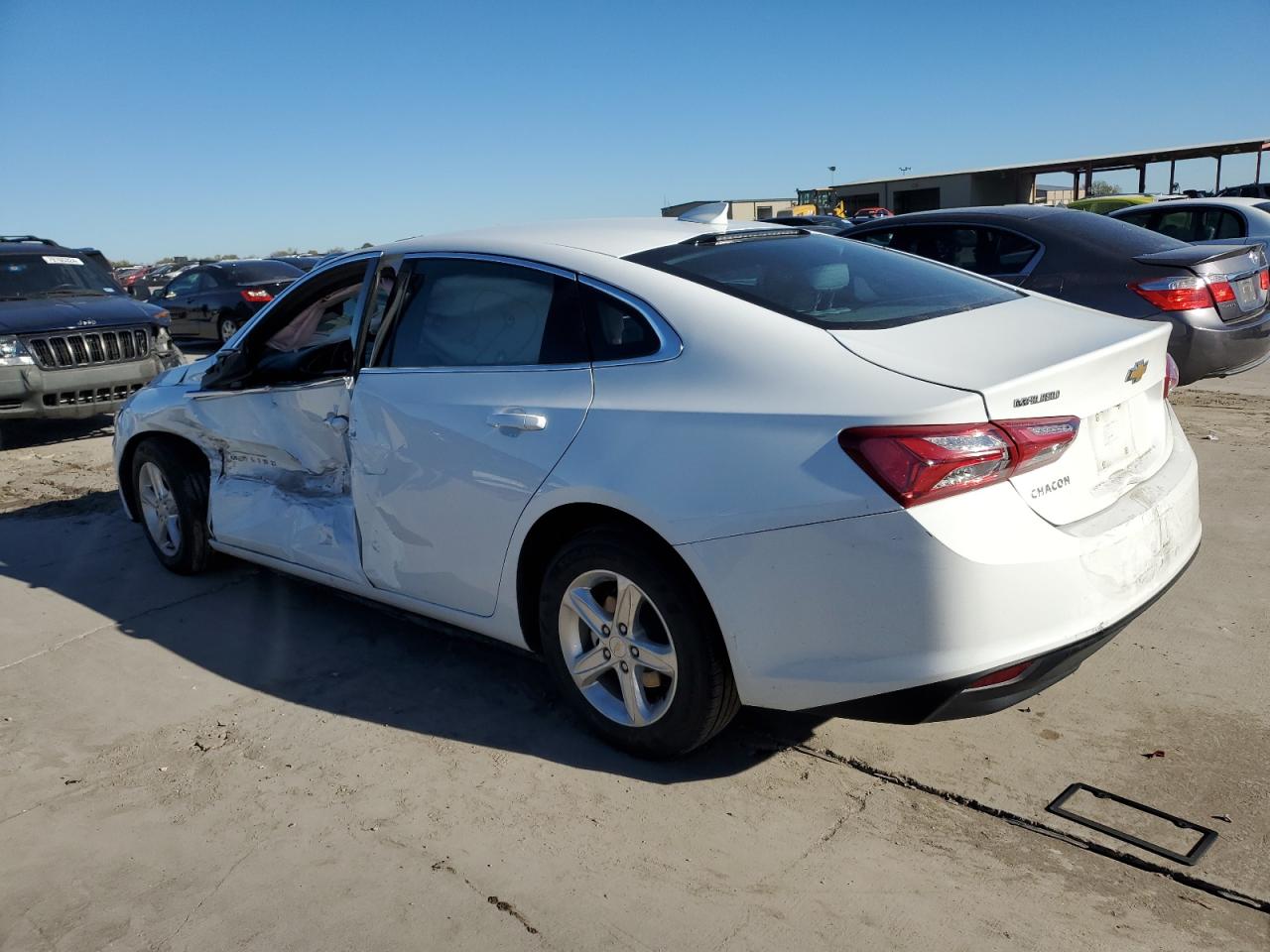 2022 Chevrolet Malibu - Image 2