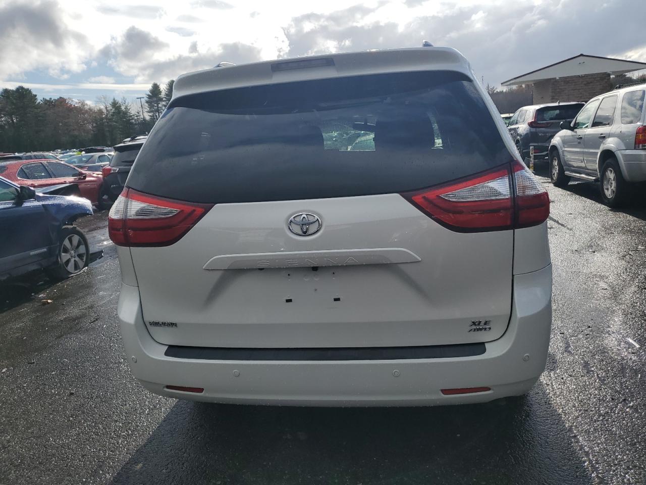 2017 Toyota Sienna Xle VIN: 5TDDZ3DC1HS187979 Lot: 81567484