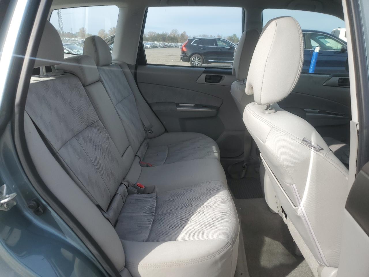 2010 Subaru Forester - Image 11