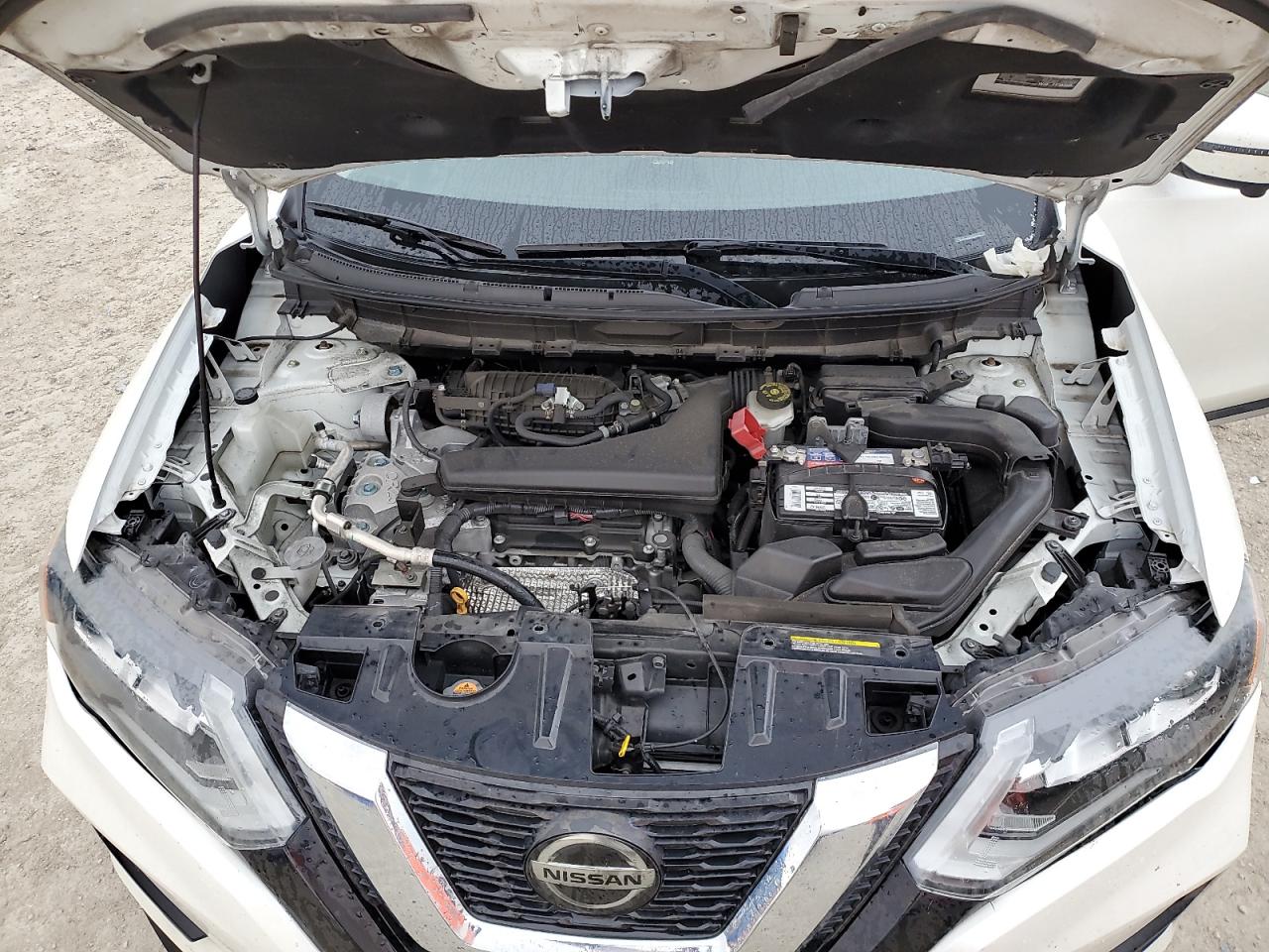 2018 Nissan Rogue - Image 12