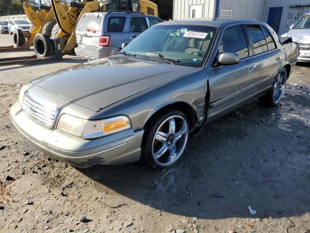 2003 Ford Crown Victoria 