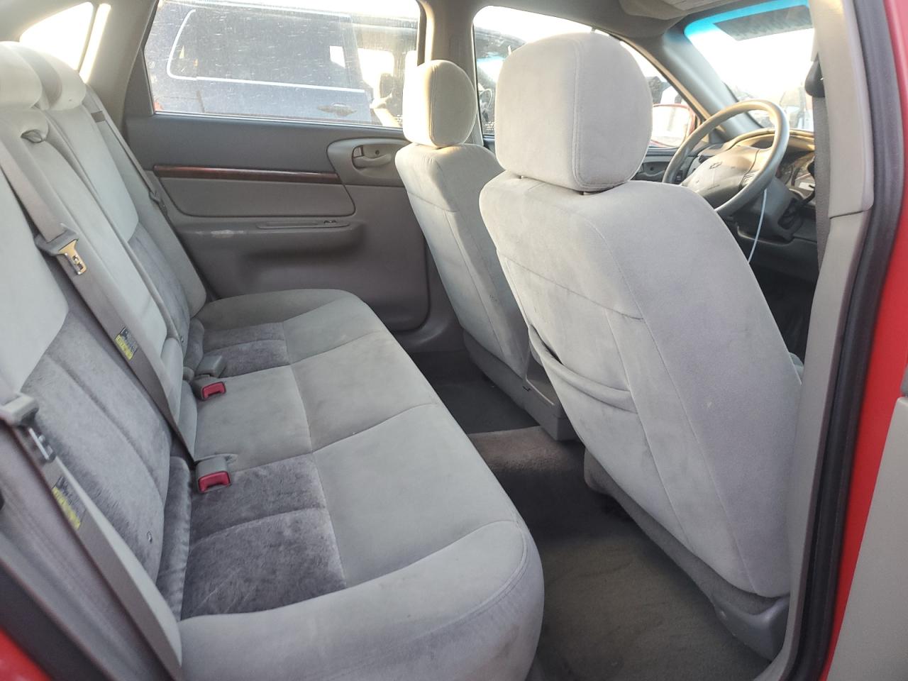 2005 Chevrolet Impala - Image 10