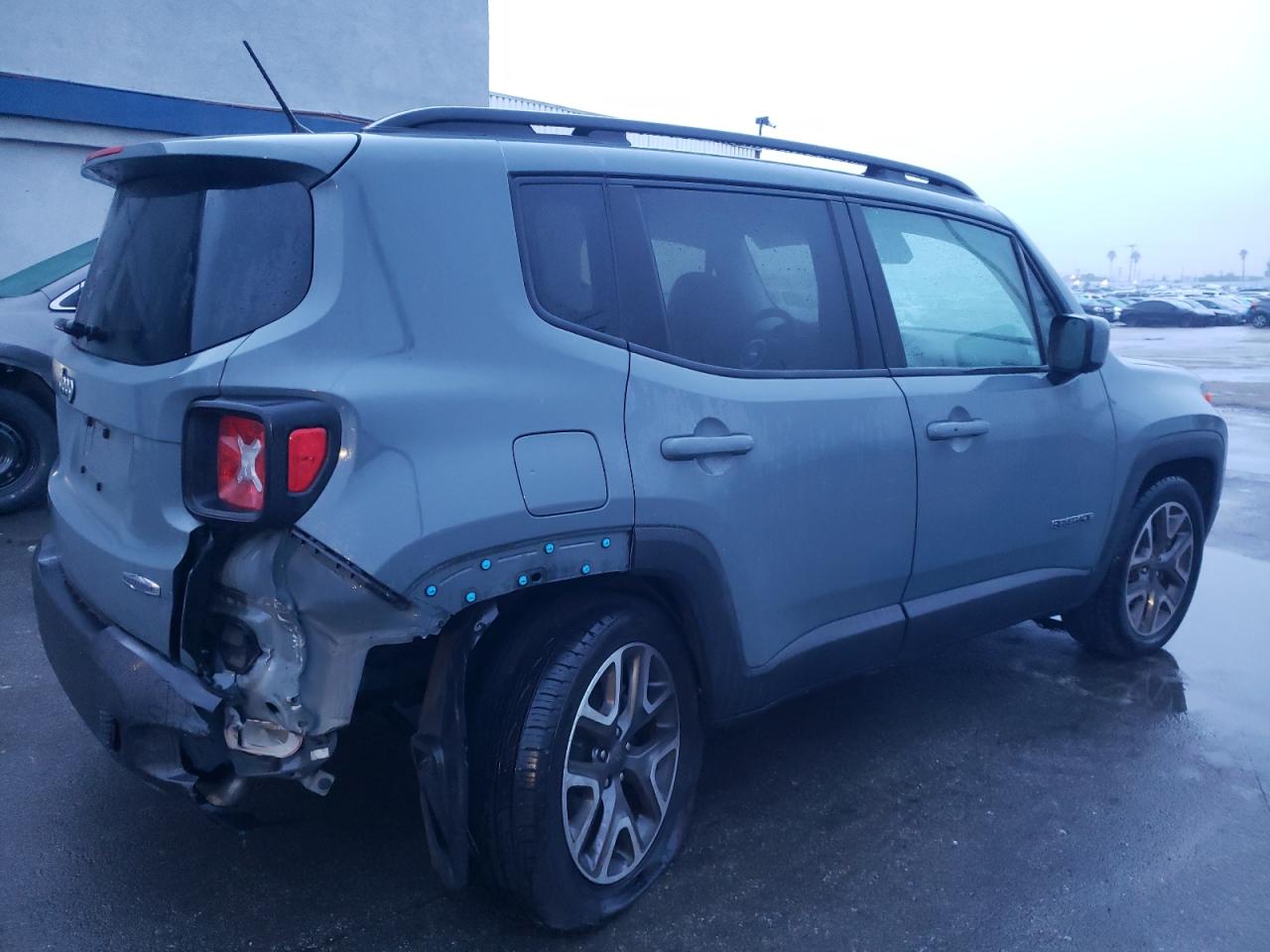 2017 Jeep Renegade - Image 3