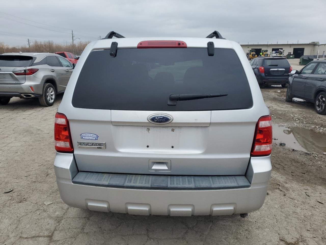 2010 Ford Escape - Image 6