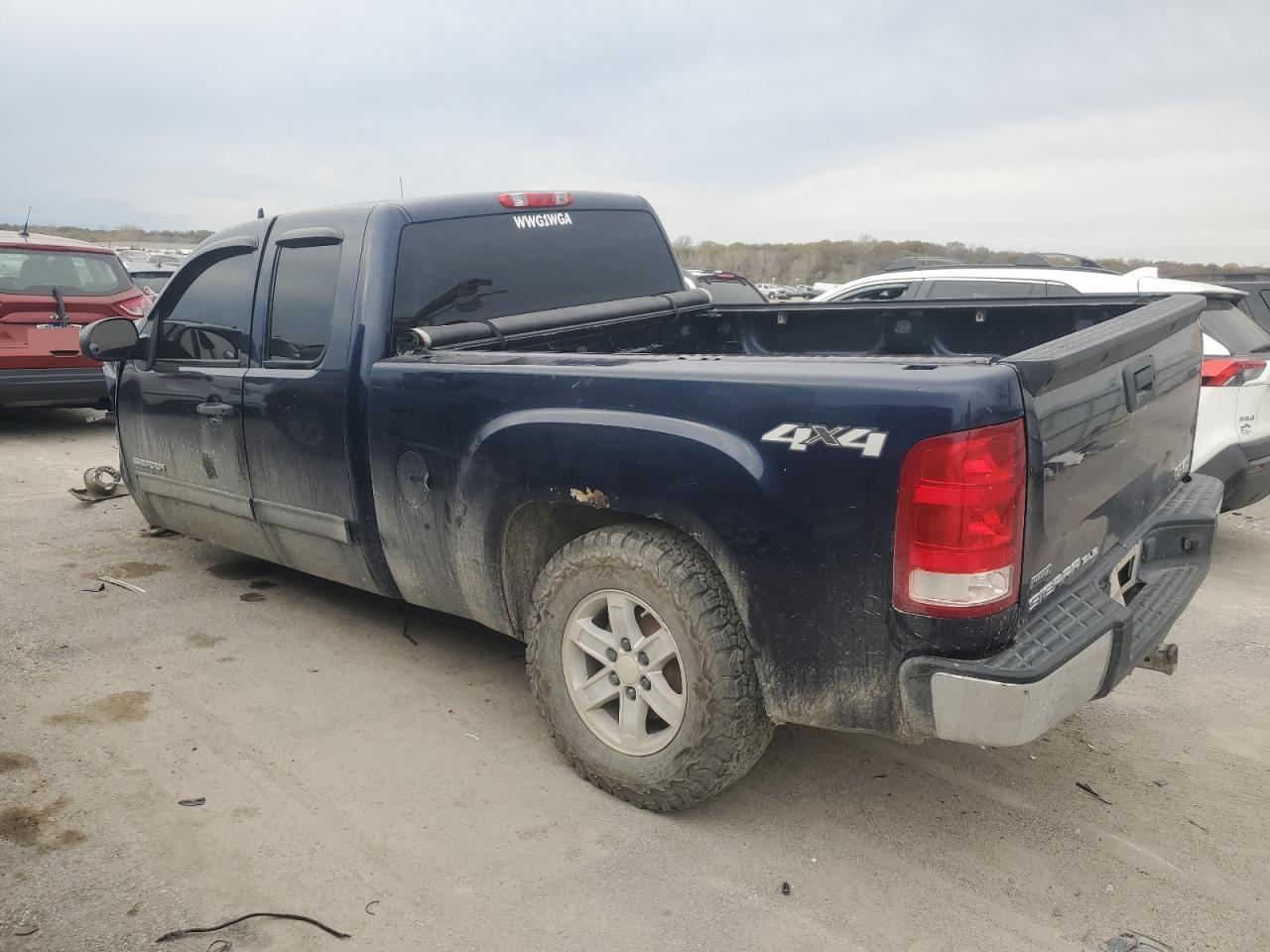 2010 GMC Sierra - Image 2