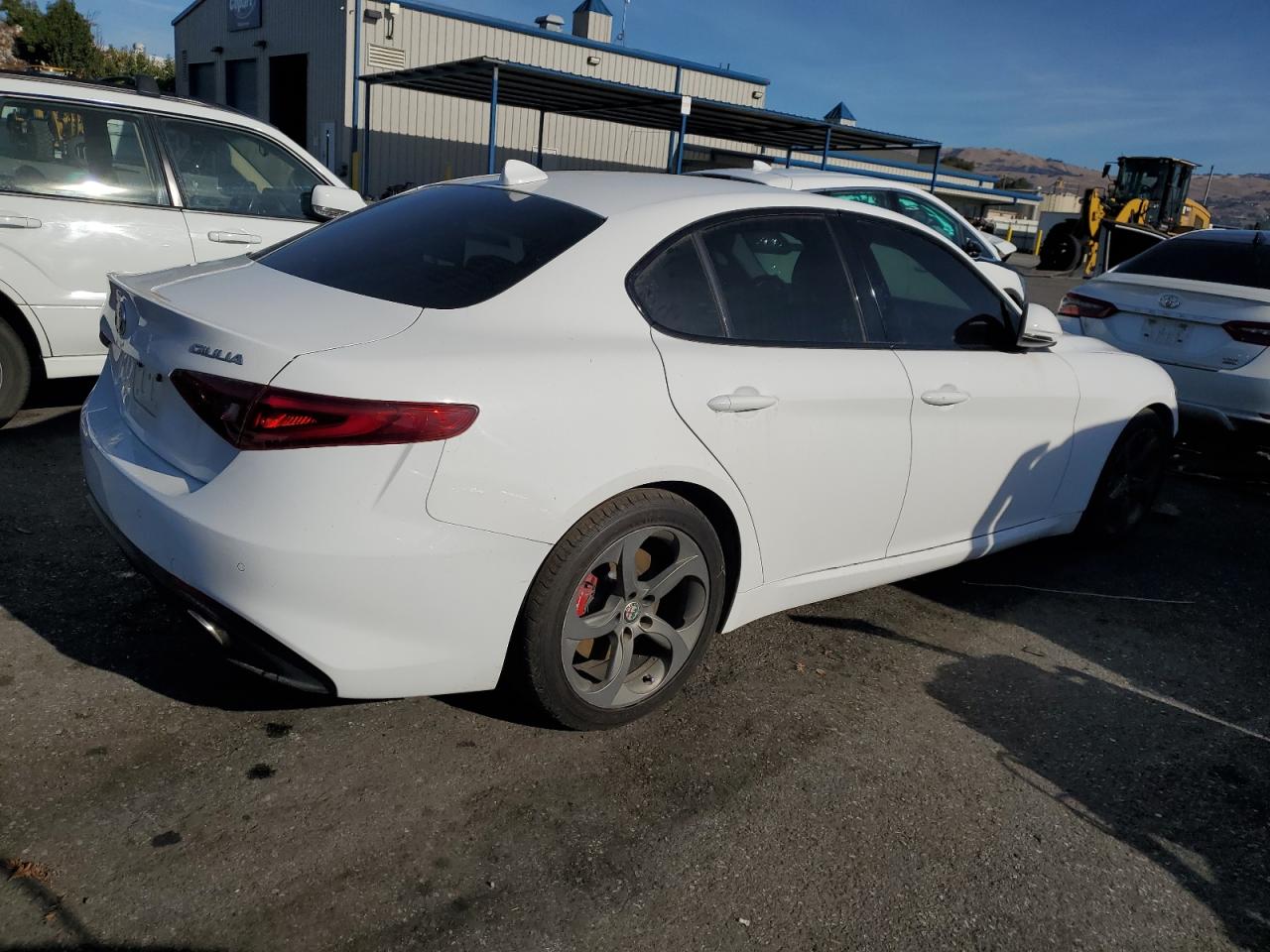 2018 Alfa Romeo Giulia - Image 3