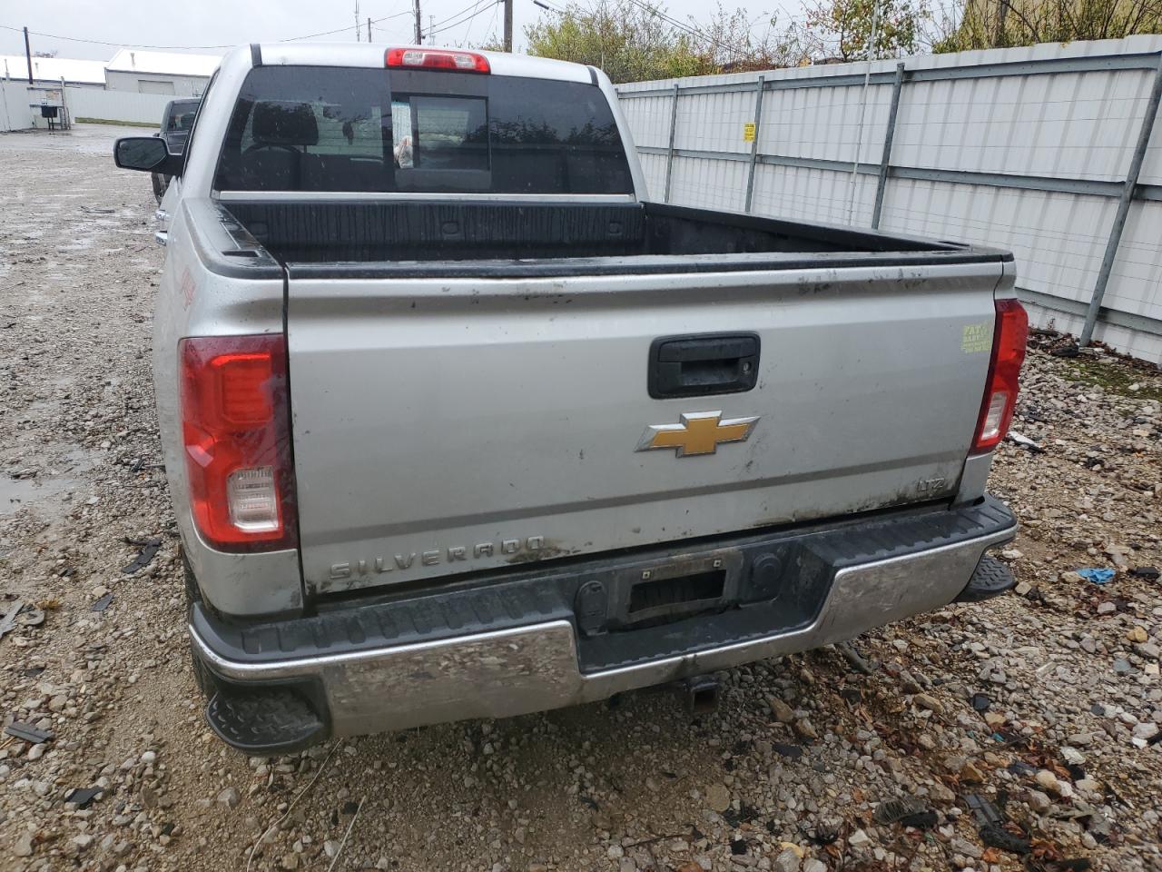 2017 Chevrolet Silverado - Image 6