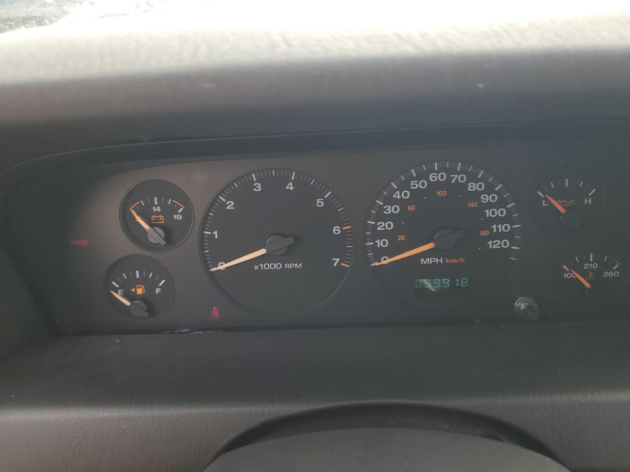 2004 Jeep Grand Cherokee - Image 9