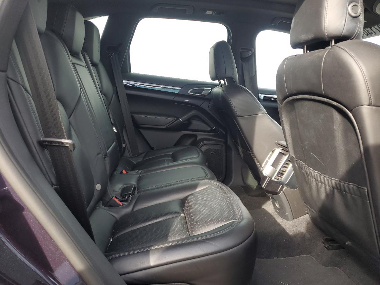 2018 Porsche Cayenne - Image 11
