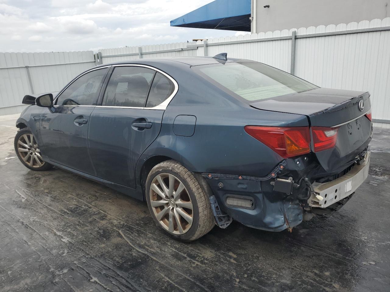 2015 Lexus GS - Image 2