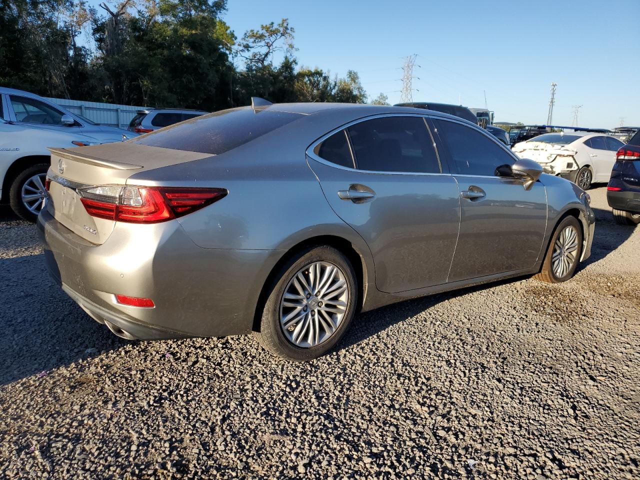 2017 Lexus ES - Image 3