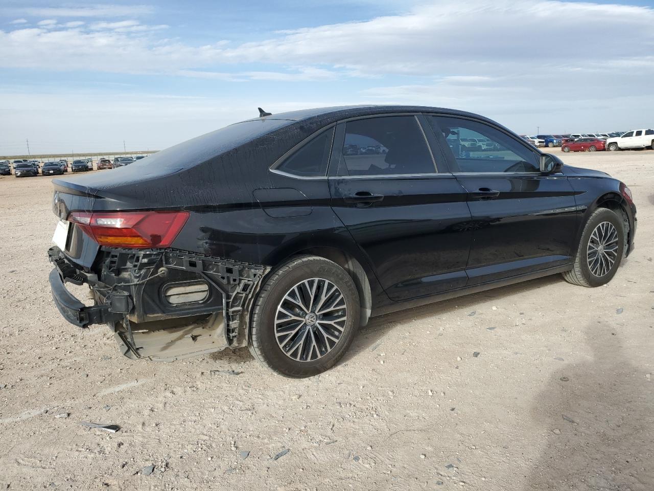 2019 Volkswagen Jetta - Image 3