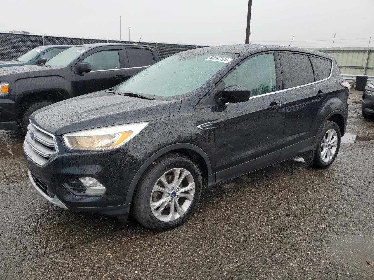 VIN 1FMCU0GD3HUC76943 2017 FORD ESCAPE no.1