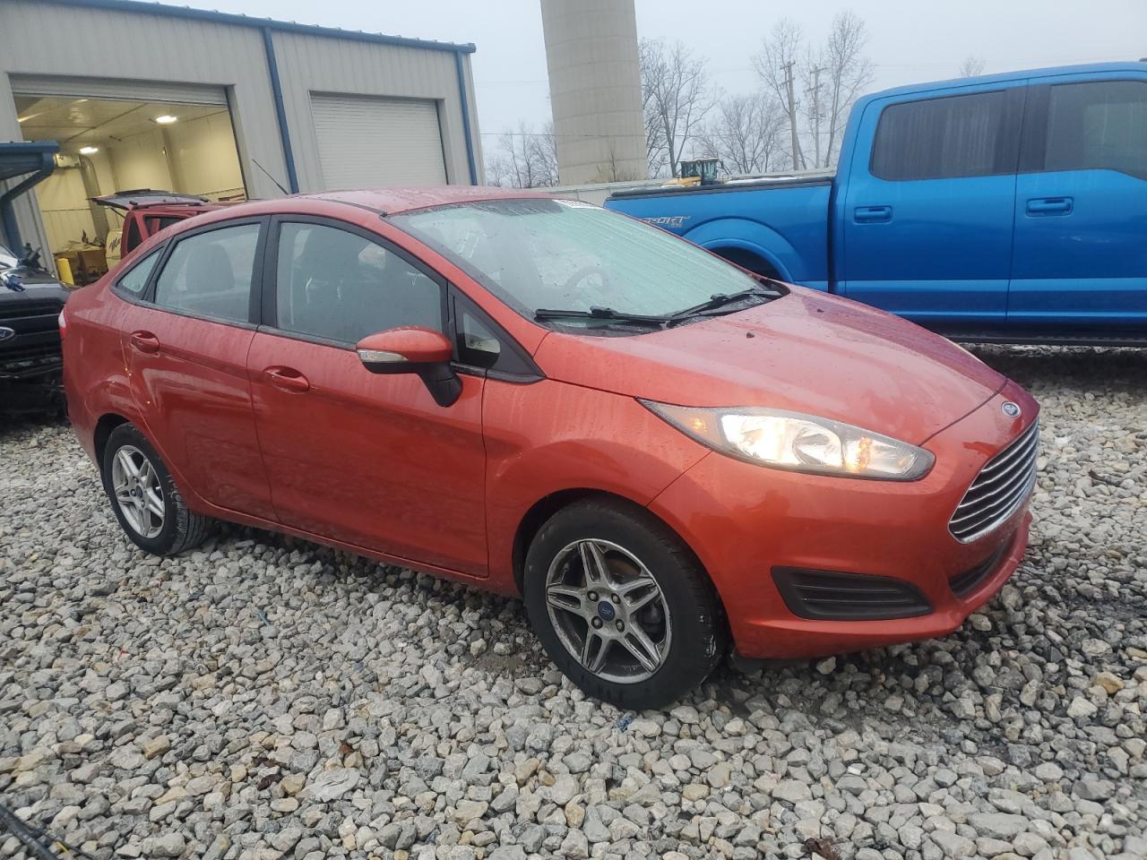 VIN 3FADP4BJ3KM104630 2019 FORD FIESTA no.4